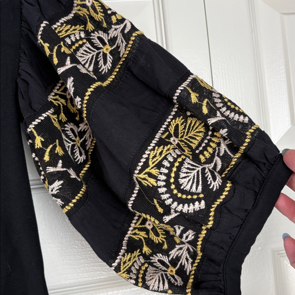 Free People Rock with it Black Puff sleeve off shoulder embroidered top Sz Med - Picture 6 of 11